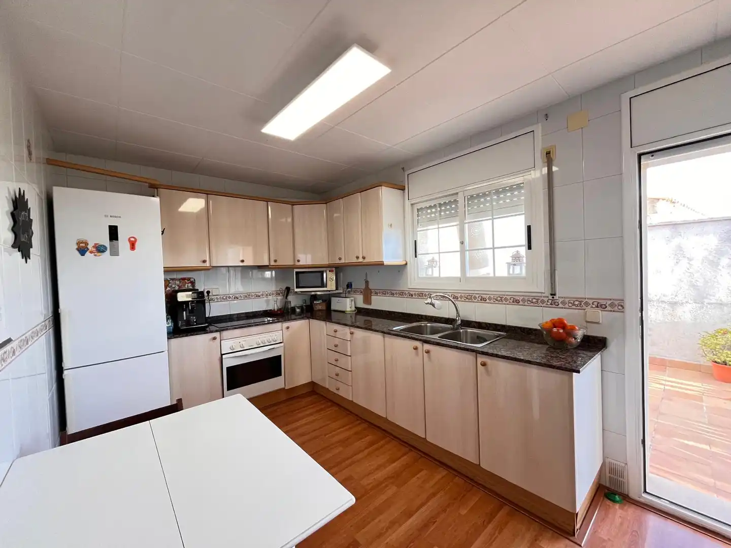 Cocina de Casa o chalet en venta en Vilanova i la Geltrú con Calefacción, Terraza y Piscina