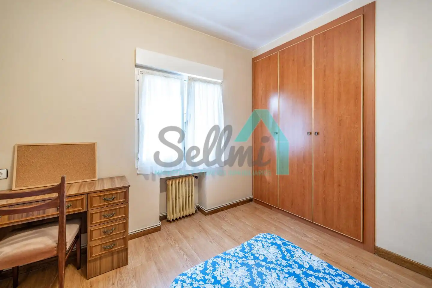 Bedroom of Flat for share in Este