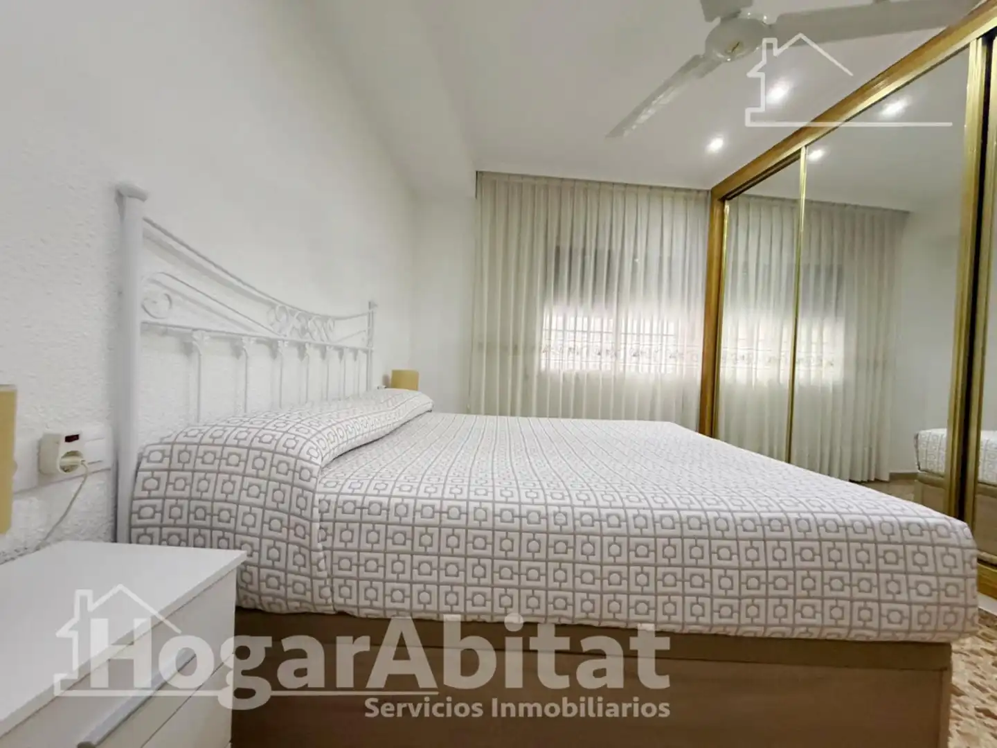 Bedroom of Flat for sale in Torrent  with Air Conditioner, Terrace and Furnished