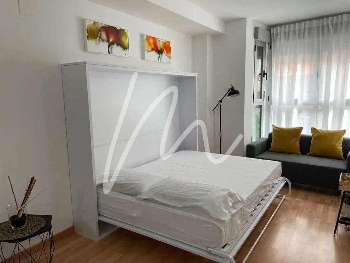 Habitación de Estudio de alquiler en  Valencia Capital con Calefacción y Amueblado