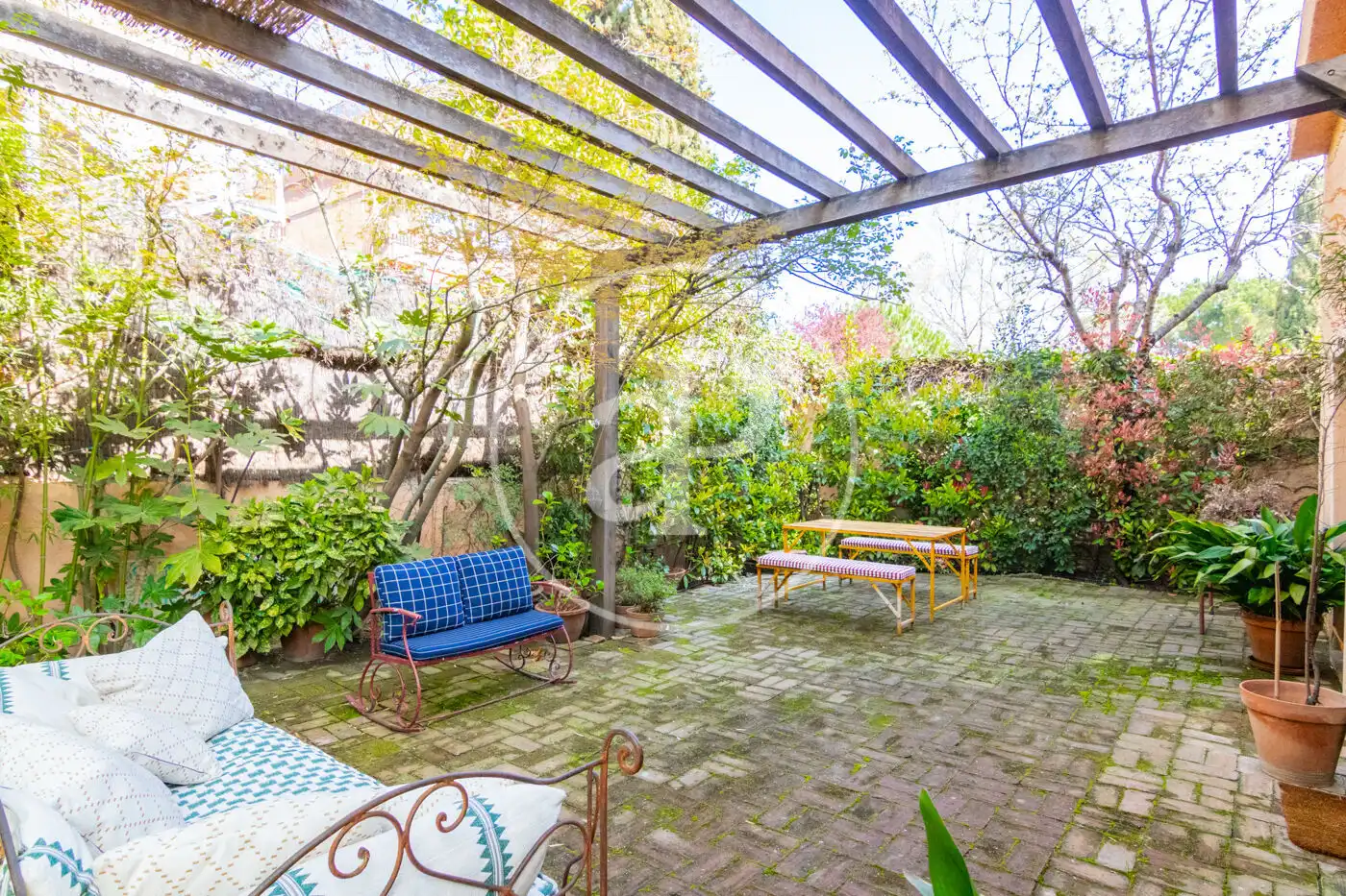 Jardí de Casa o xalet de lloguer en Madrid amb Aire condicionat, Calefacció i Jardí privat