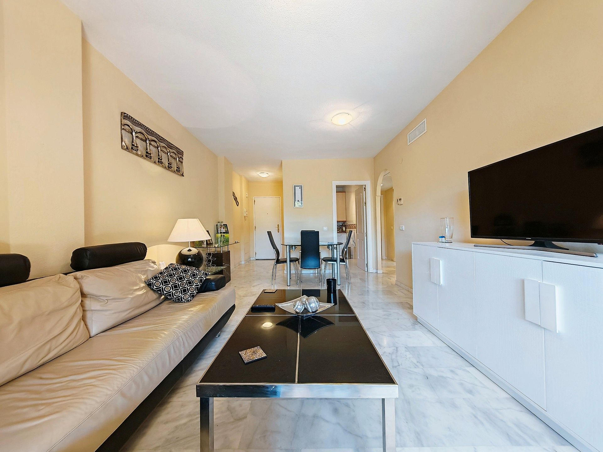 Living room of Apartments for sale in Marbella  with Air Conditioner, Terrace and Storage room