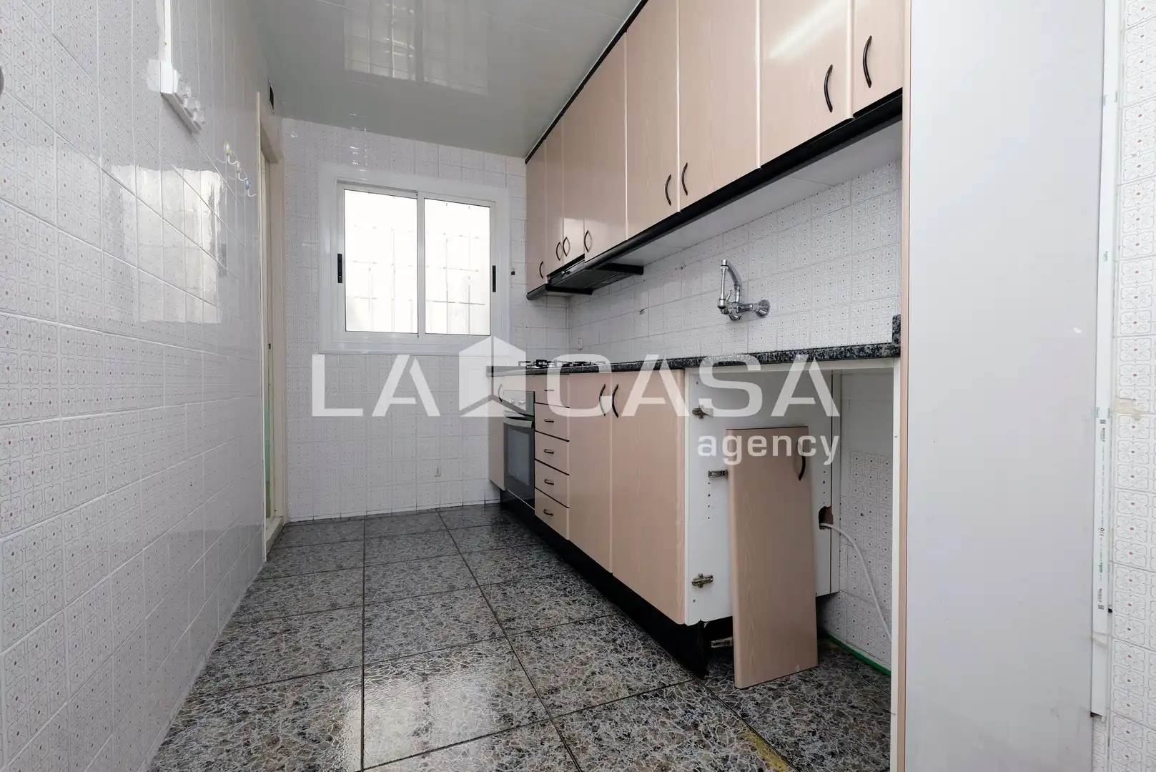 Cuina de Àtic en venda en Barcelona amb Terrassa i Balcó