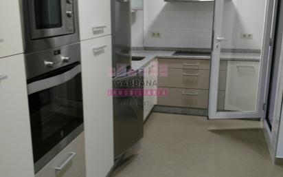 Kitchen of Flat to rent in Vigo   with Heating, Parquet flooring and Furnished
