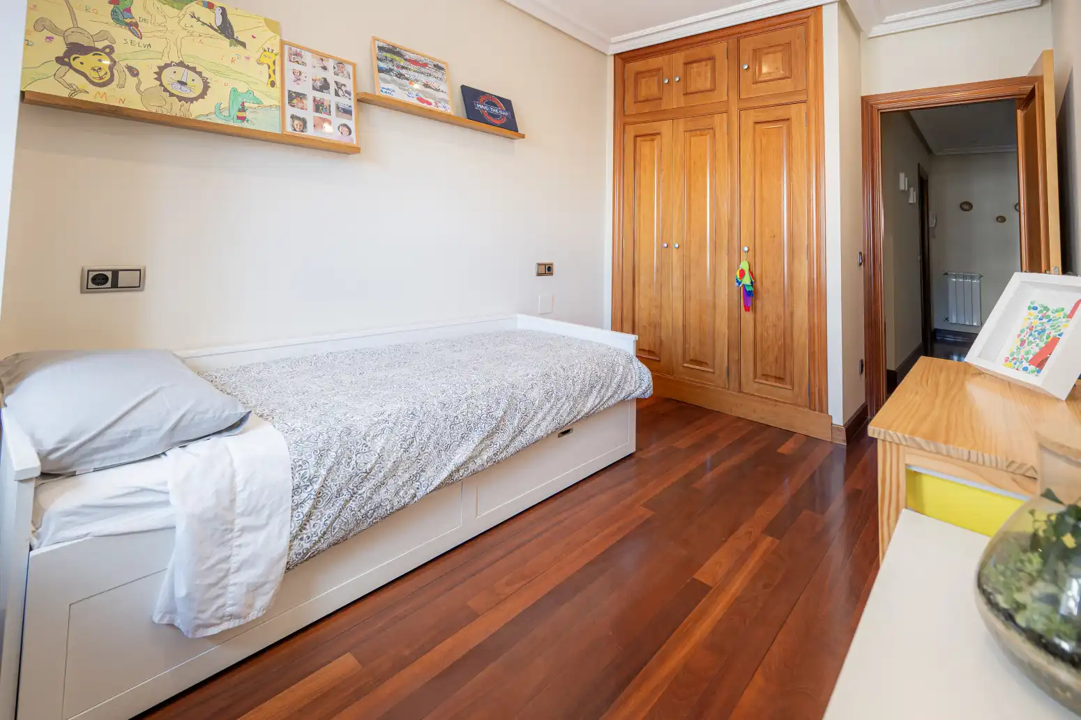 Schlafzimmer von Wohnung zum Verkauf in Oviedo  mit Heizung, Privatgarten und Abstellraum