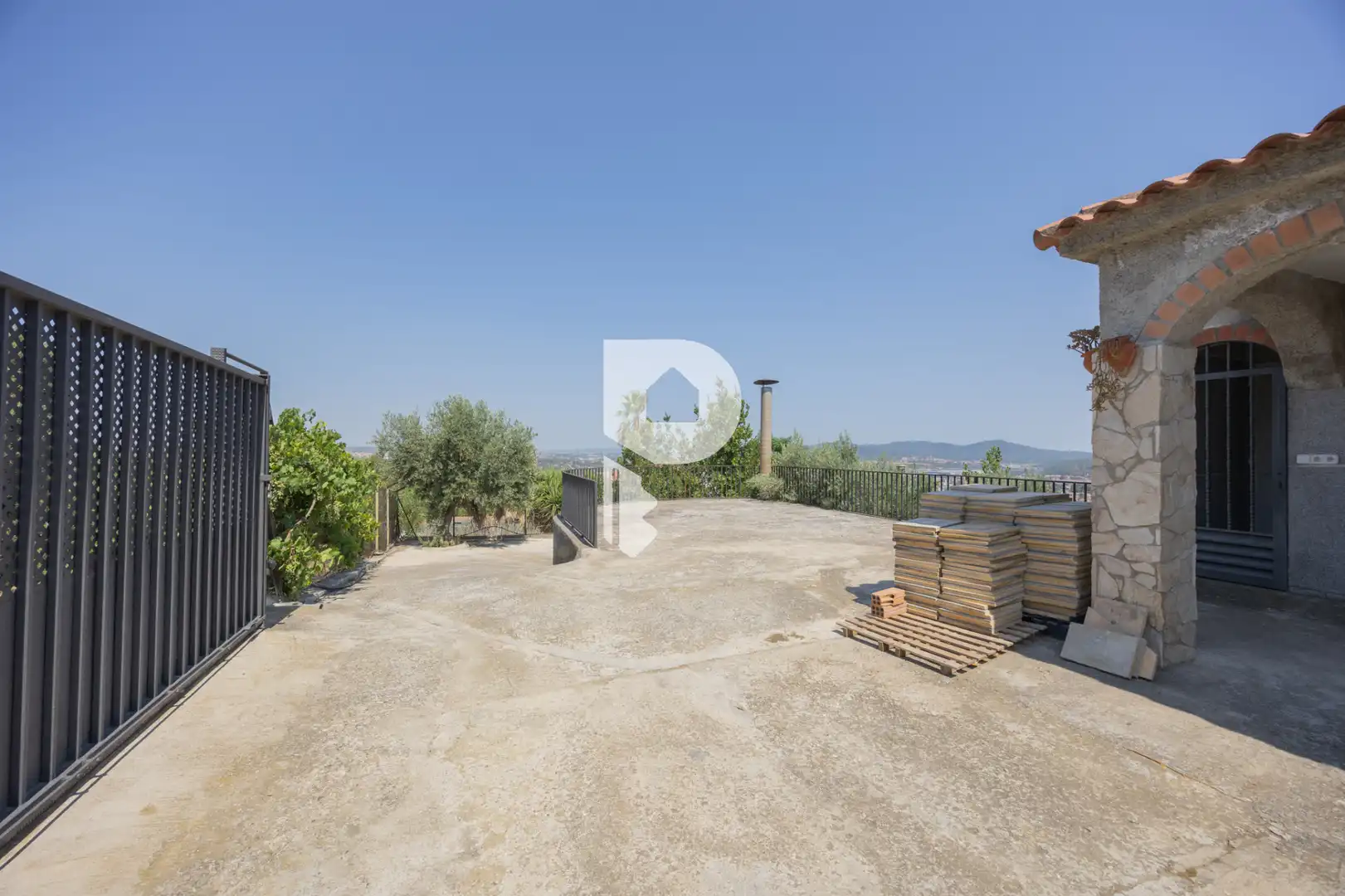 Terrassa de Casa o xalet en venda en Sant Andreu de la Barca amb Aire condicionat, Calefacció i Jardí privat