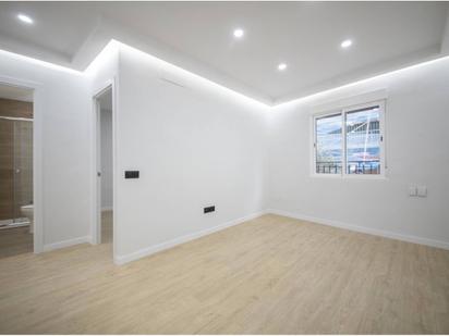 Bedroom of Attic for sale in  Barcelona Capital  with Air Conditioner, Parquet flooring and Alarm