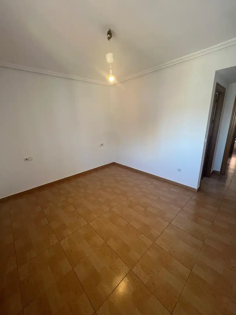 Wohnung zum Verkauf in Murcia mit Klimaanlage, Heizung und Privatgarten