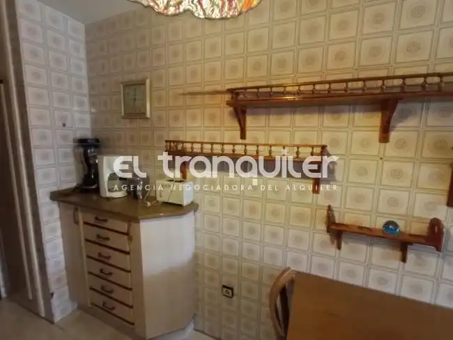 Kitchen of Flat for rent in Madrid  with Air Conditioner, Parquet flooring and Washing machine