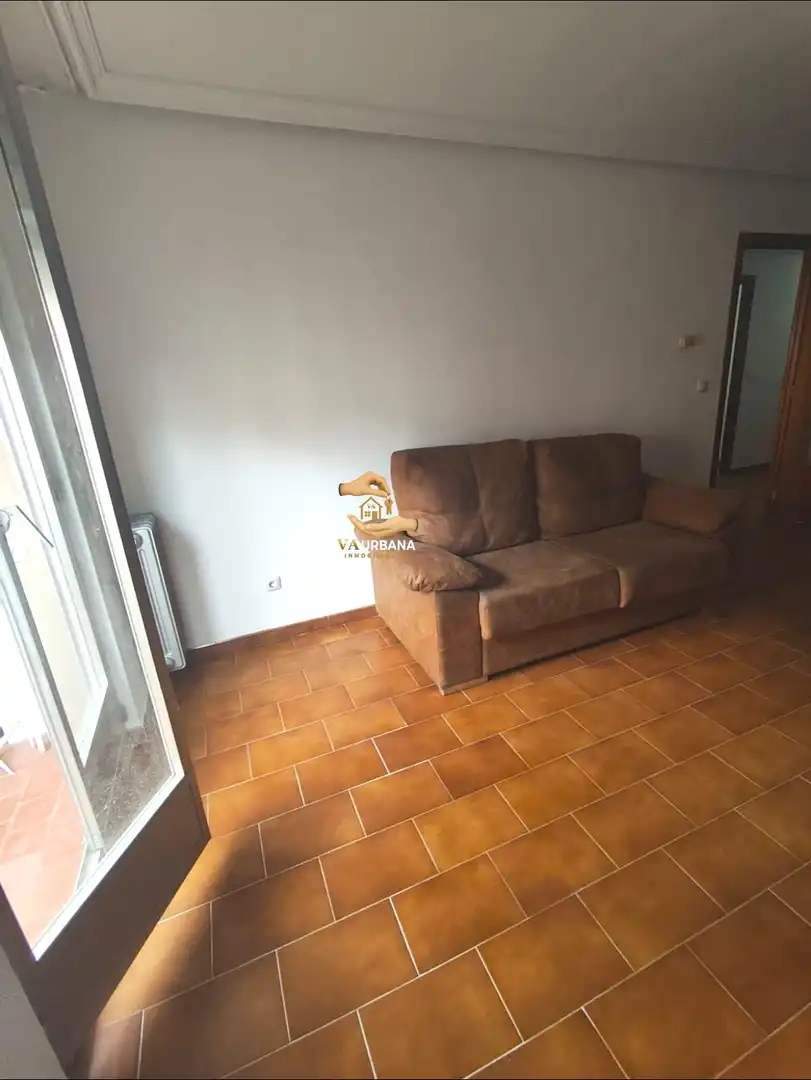 Sala d'estar de Pis de lloguer en Salamanca amb Calefacció, Traster i Moblat