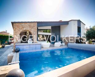 Swimming pool of House or chalet for sale in Empuriabrava  with Air Conditioner, Private garden and Terrace