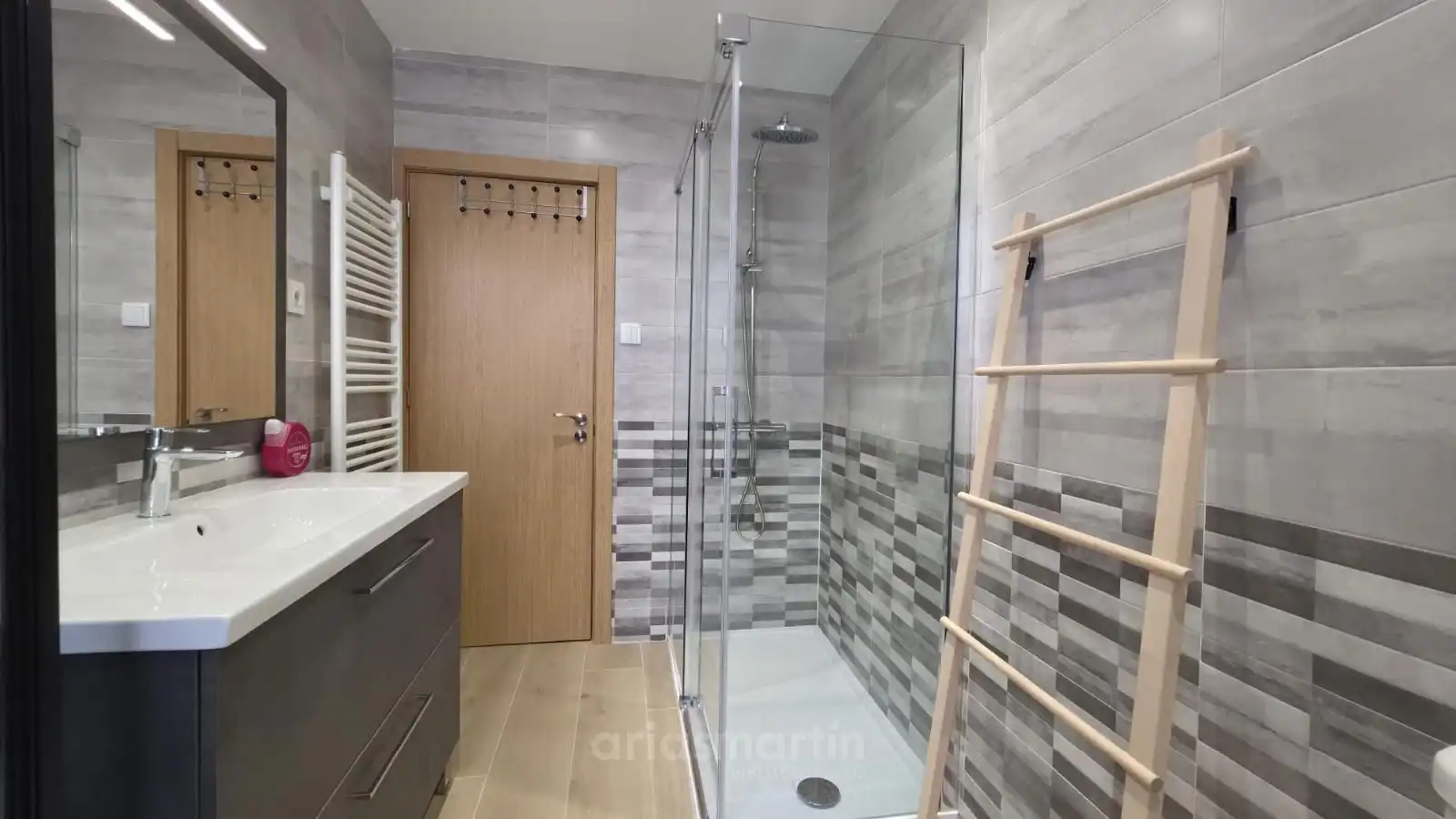Bathroom of Flat for rent in Salamanca  with Heating and Furnished