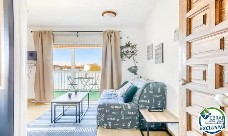 Terrassa de Estudi en venda en Empuriabrava amb Aire condicionat i Moblat
