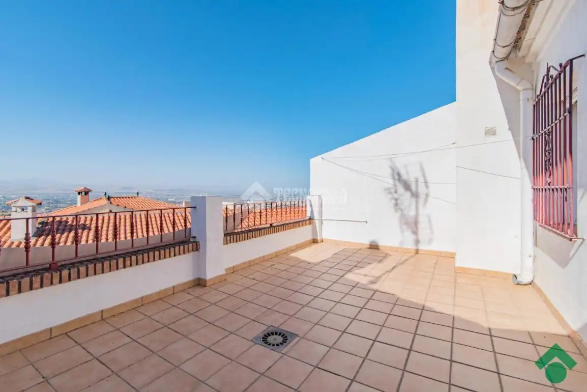 Terrassa de Casa adosada en venda en Granada amb Terrassa i Traster
