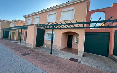 Exterior view of Single-family semi-detached for sale in Mont-roig del Camp  with Air Conditioner, Private garden and Terrace