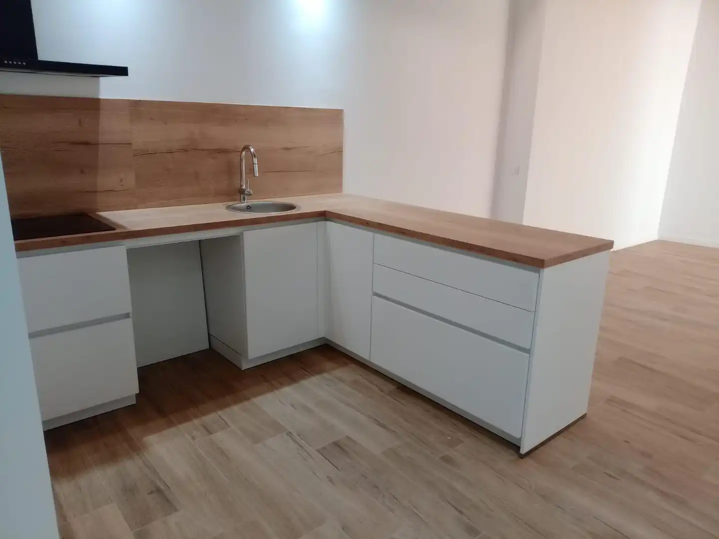 Cuina de Pis en venda en Vilafranca del Penedès amb Parquet, Terrassa i Balcó