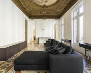 Sala d'estar de Apartament en venda en  Barcelona Capital amb Aire condicionat i Balcó