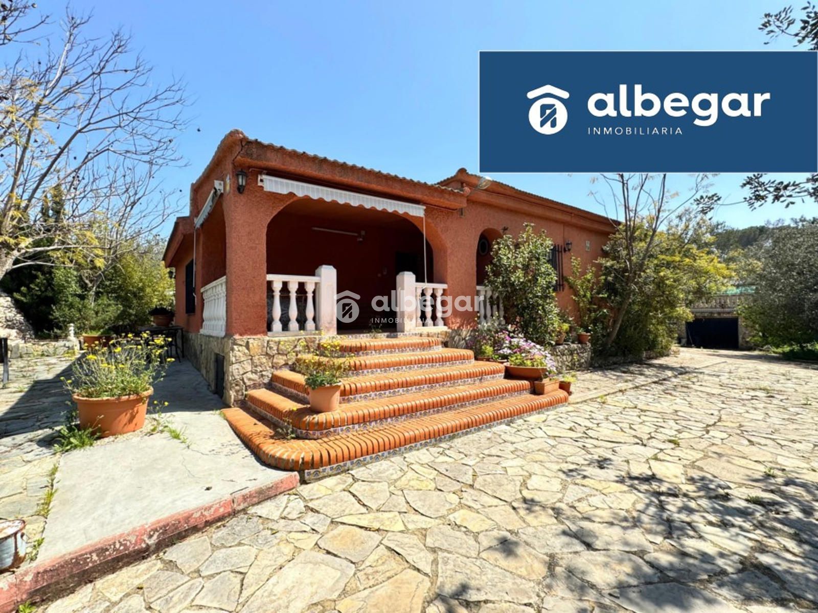 Exterior view of House or chalet for sale in Montserrat  with Air Conditioner, Swimming Pool and Alarm