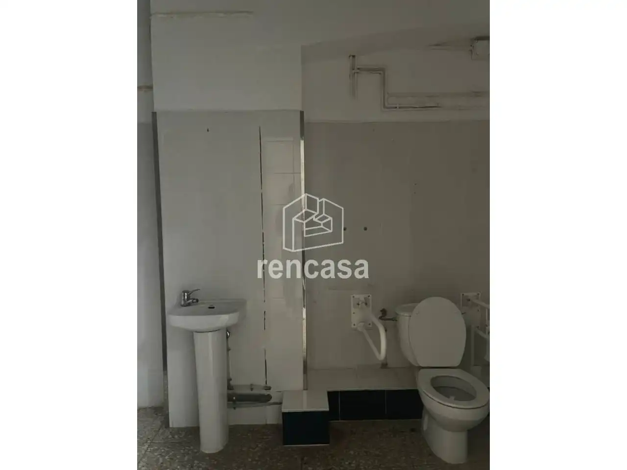 Baño de Local de alquiler en Lleida