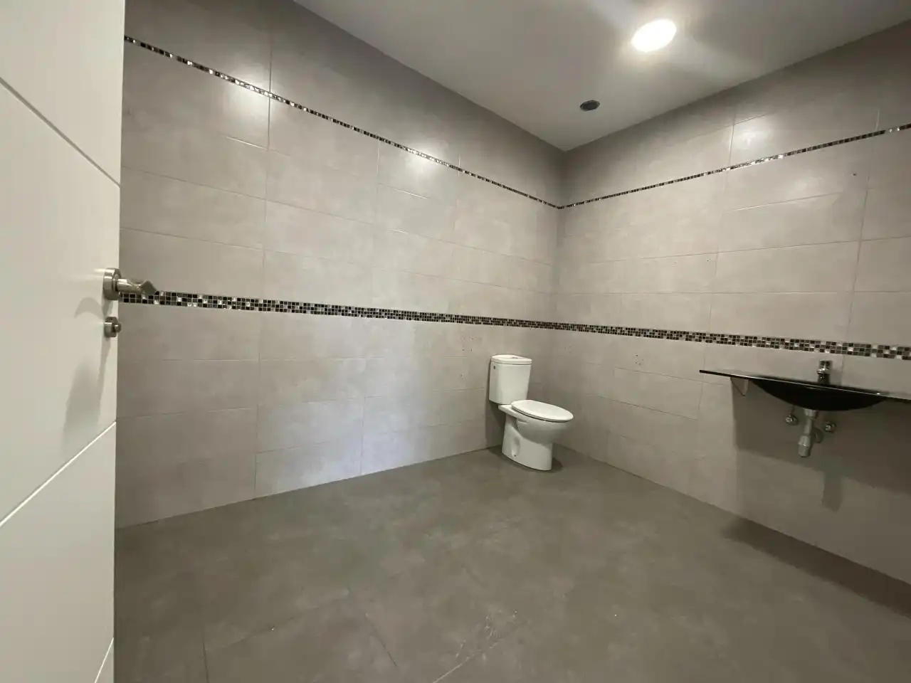 Local comercial de lloguer a Avenida Juan Carlos I, imagen 7