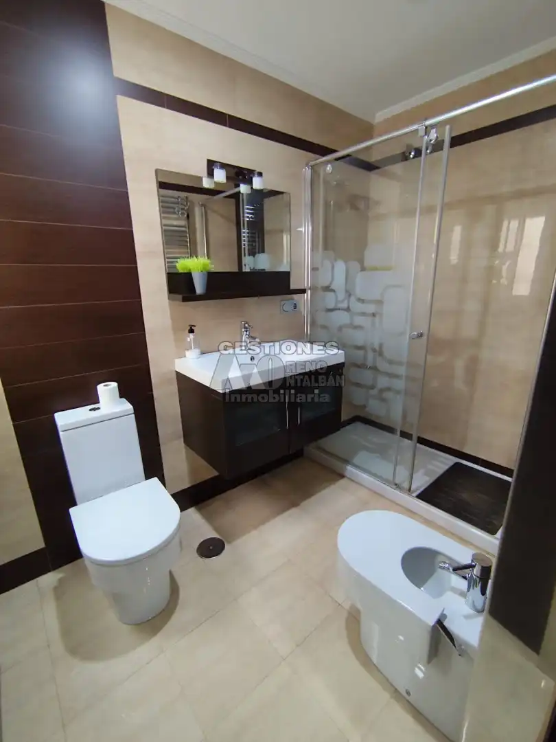 Flat for rent in Calle Minerva, Avda. Federico Garcia Lorca - Nueva Estación Autobuses