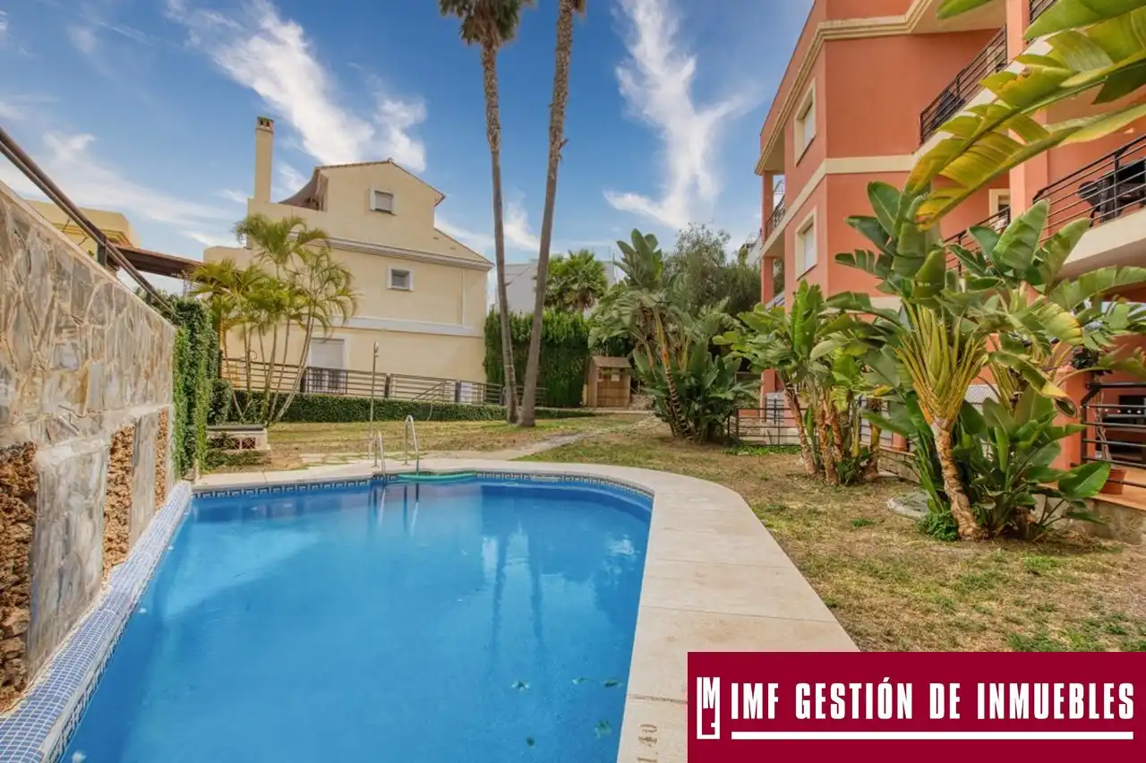 Außenansicht von Wohnung zum Verkauf in Rincón de la Victoria mit Terrasse, Möbliert und Gemeinschaftspool