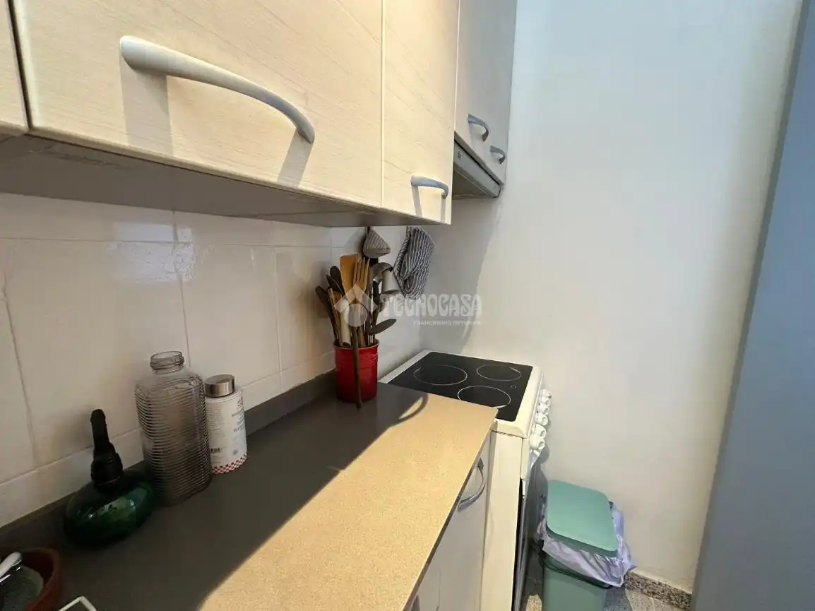 Cocina de Piso en venta en L'Hospitalet de Llobregat con Aire acondicionado, Terraza y Amueblado