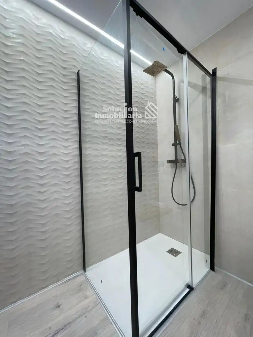Badezimmer von Wohnung zum Verkauf in Salamanca mit Heizung, Terrasse und Balkon