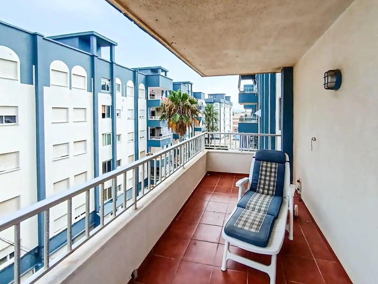 Terrassa de Apartament en venda en Miramar amb Terrassa, Moblat i Piscina comunitària
