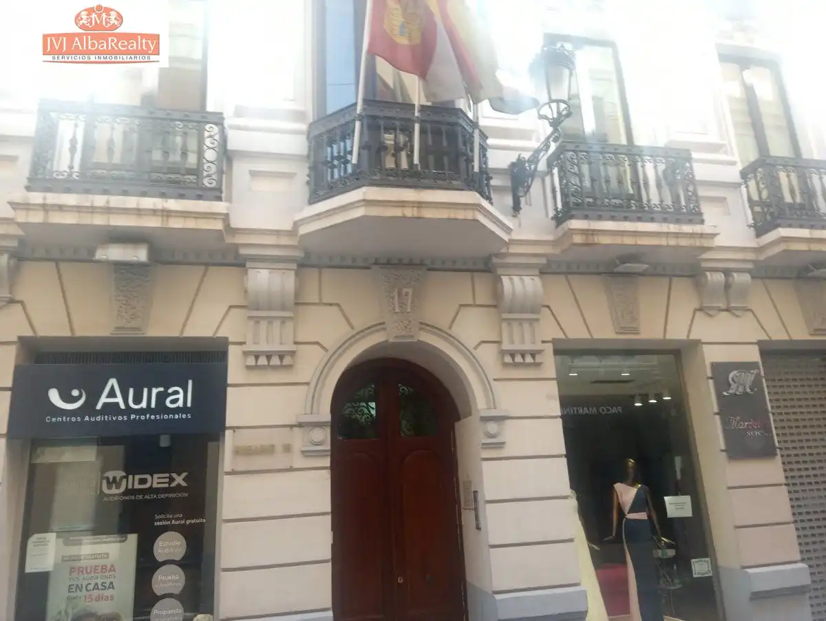 Oficina amb ascensor en venda a Centro