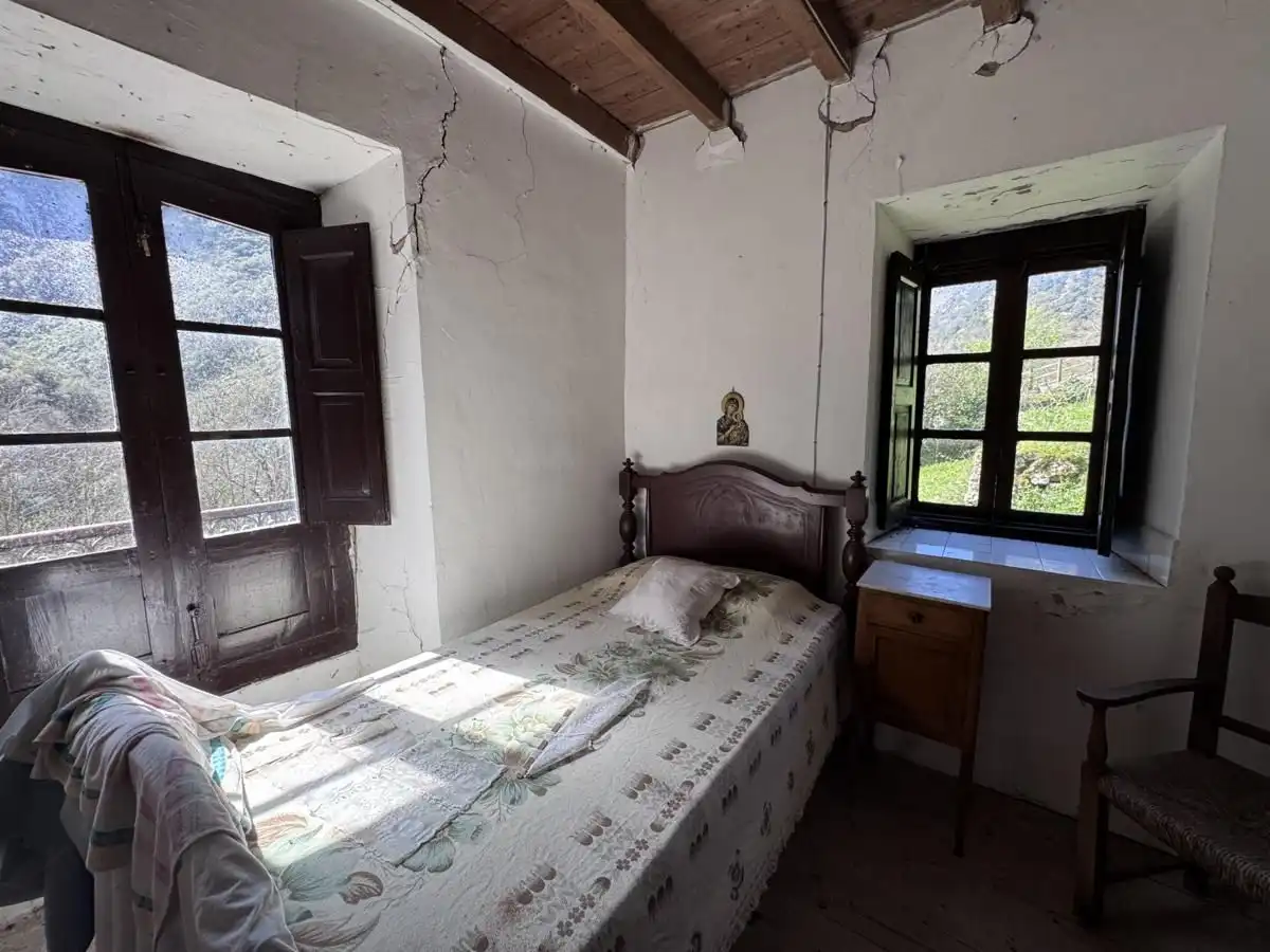 Bedroom of Country homes for sale in Peñamellera Alta  with Private garden