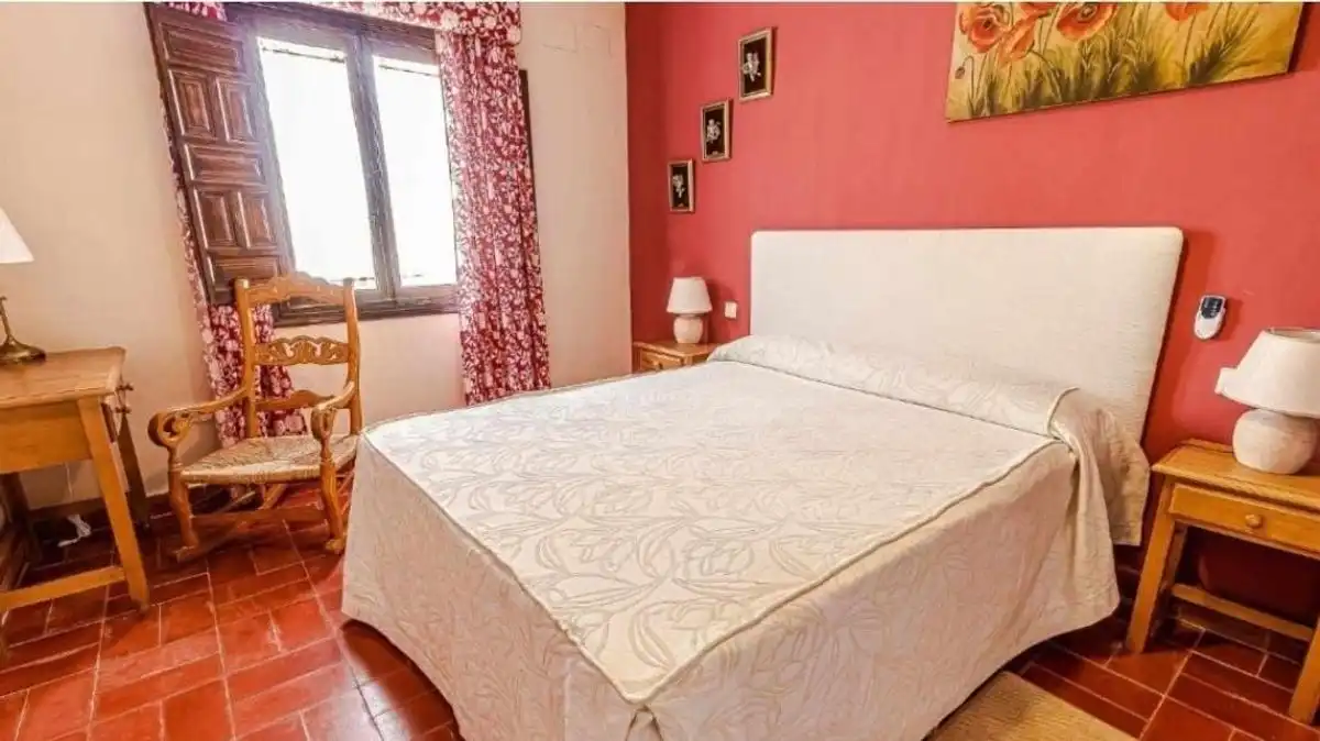 Dormitori de Casa o xalet en venda en Marchena amb Aire condicionat, Calefacció i Jardí privat