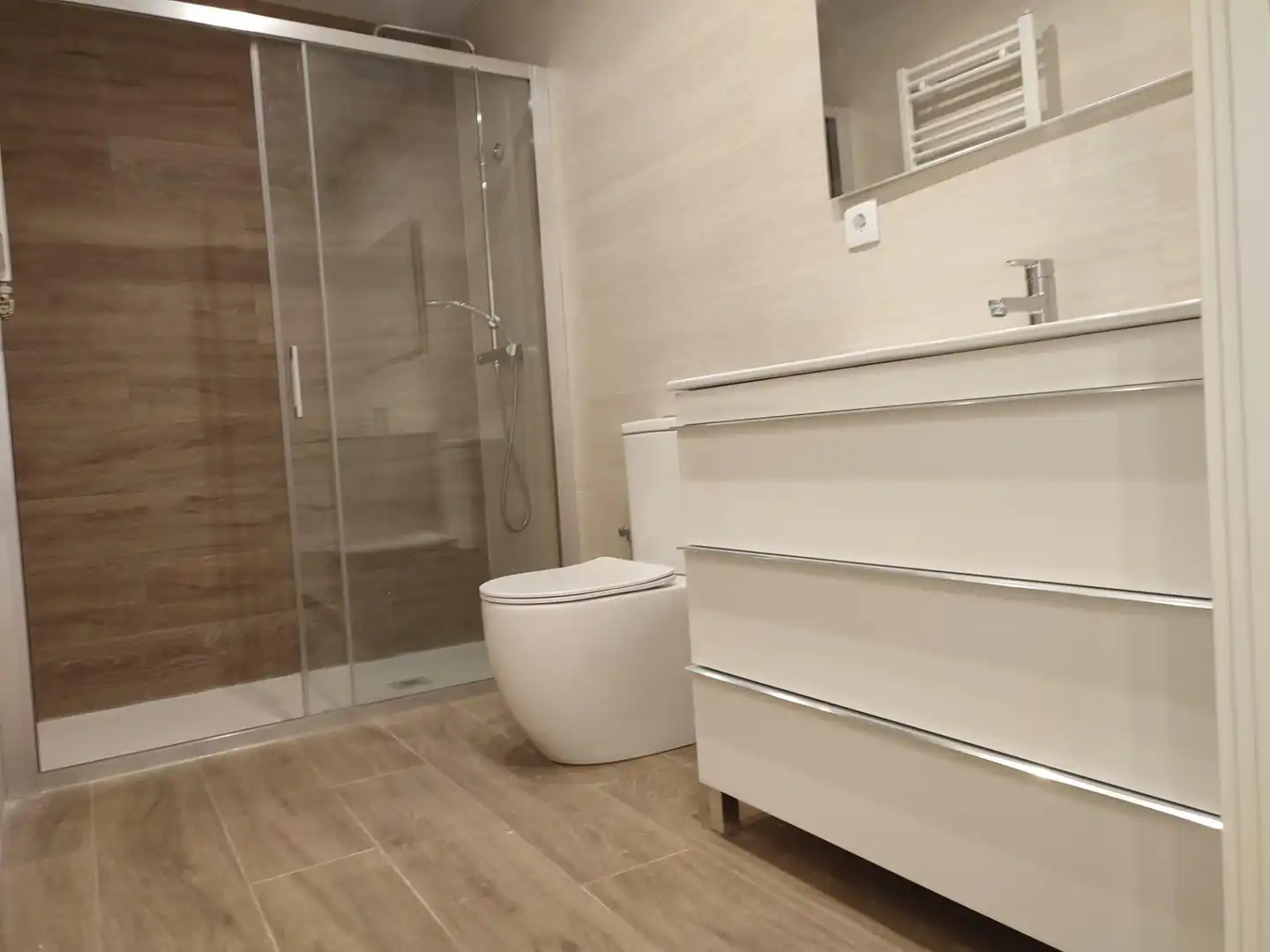 Bathroom of Flat for sale in Zaragoza  with Air Conditioner, Heating and Furnished