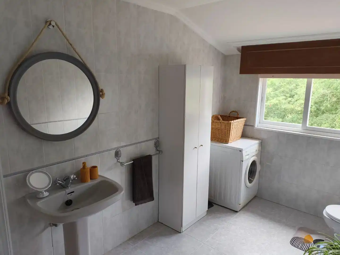 Badezimmer von Wohnung zur Miete in Sanxenxo mit Möbliert und Balkon