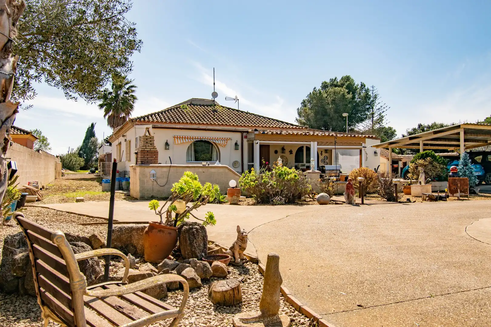Exterior view of Houses for sale in Chiclana de la Frontera