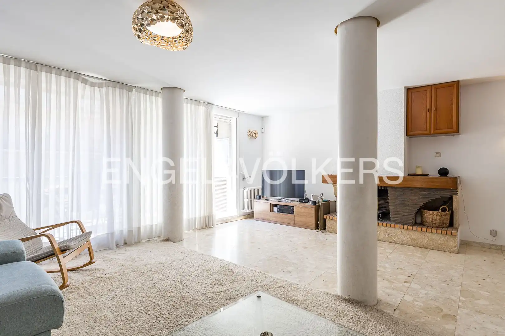 Sala d'estar de Casa o xalet en venda en Sant Feliu de Llobregat amb Aire condicionat, Calefacció i Terrassa