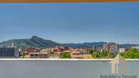 Vista exterior de Àtic en venda en Montcada i Reixac amb Aire condicionat, Calefacció i Terrassa