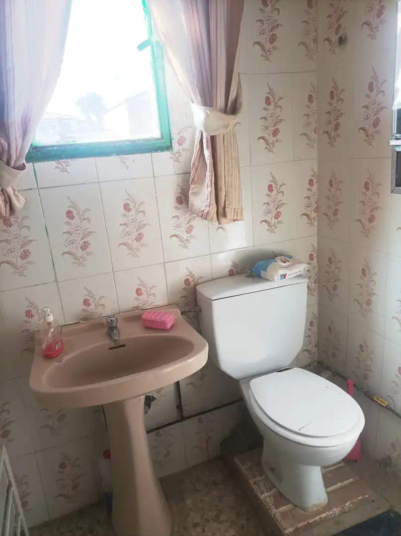 Baño de Casa o chalet en venta en Escalona con Calefacción, Piscina y Amueblado