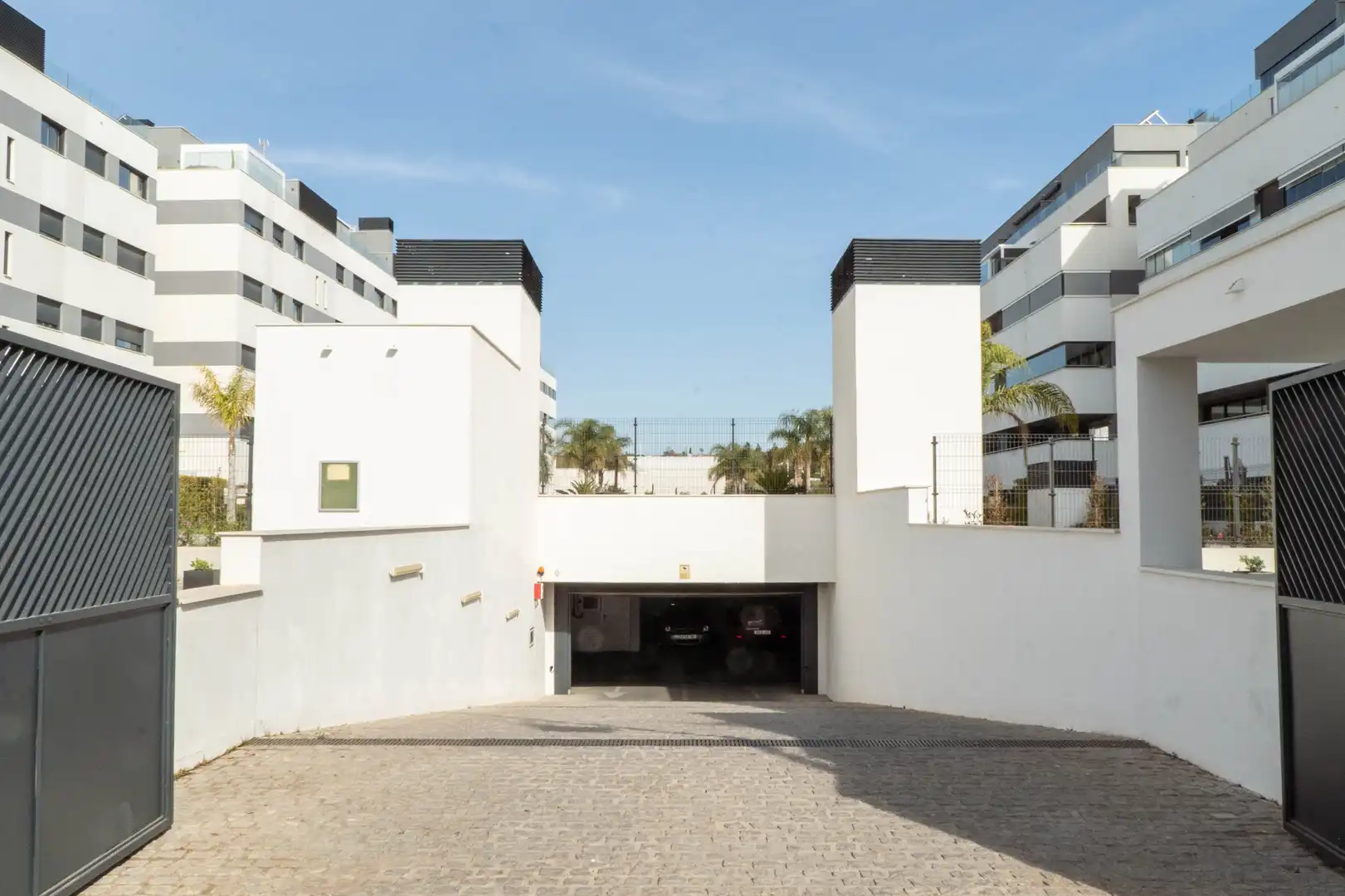 Exterior view of Attic for sale in Torremolinos  with Air Conditioner, Terrace and Storage room