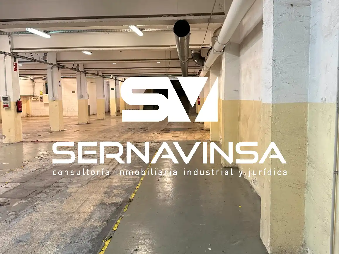 Vista exterior de Nave industrial de alquiler en Sabadell