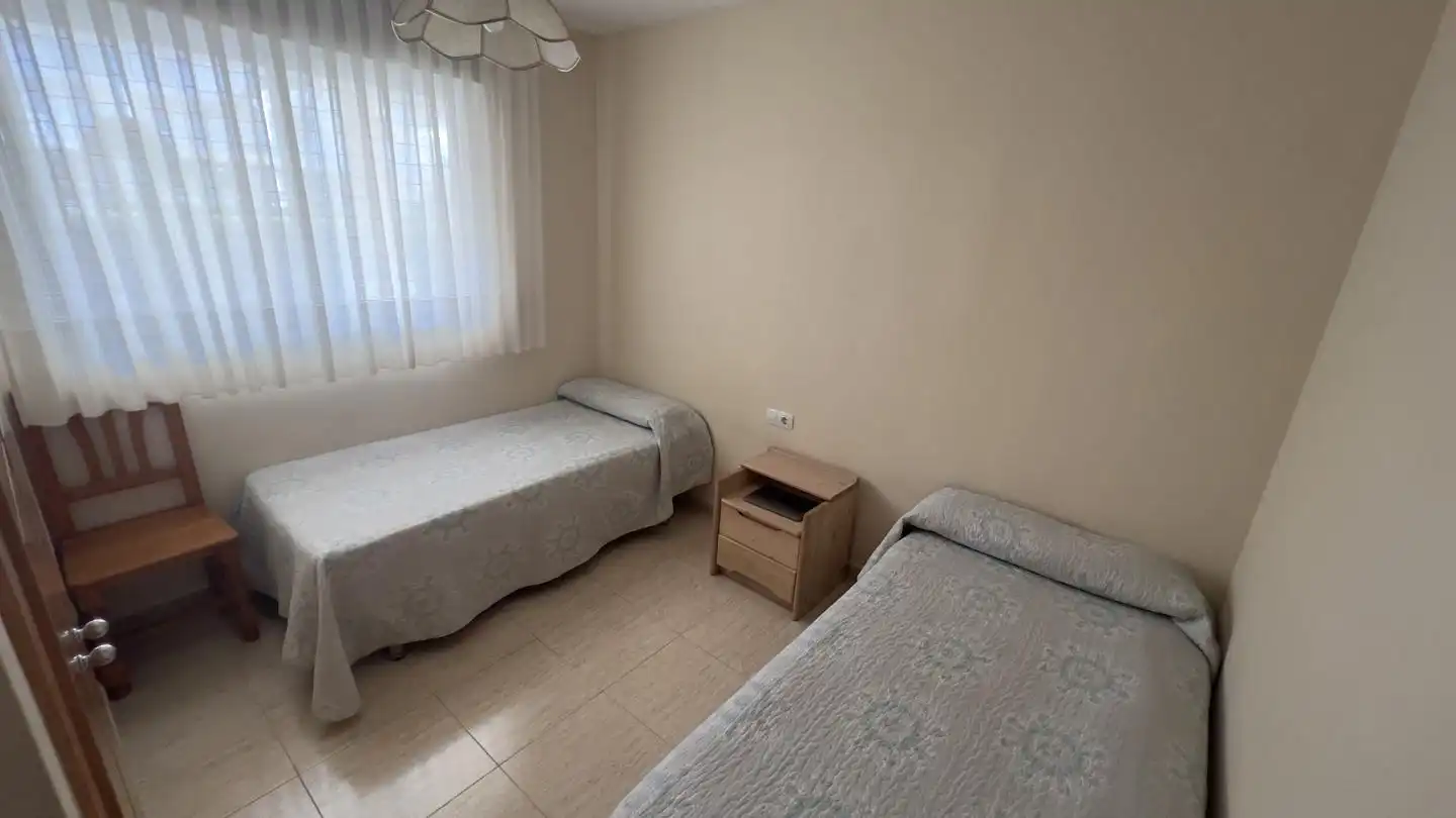 Schlafzimmer von Erdgeschoss zum Verkauf in Torreblanca mit Klimaanlage, Privatgarten und Terrasse