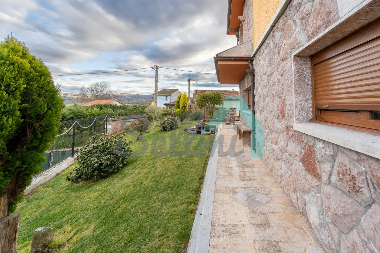 Houses for sale in Camíno De Castañéu, Viella - Granda - Meres