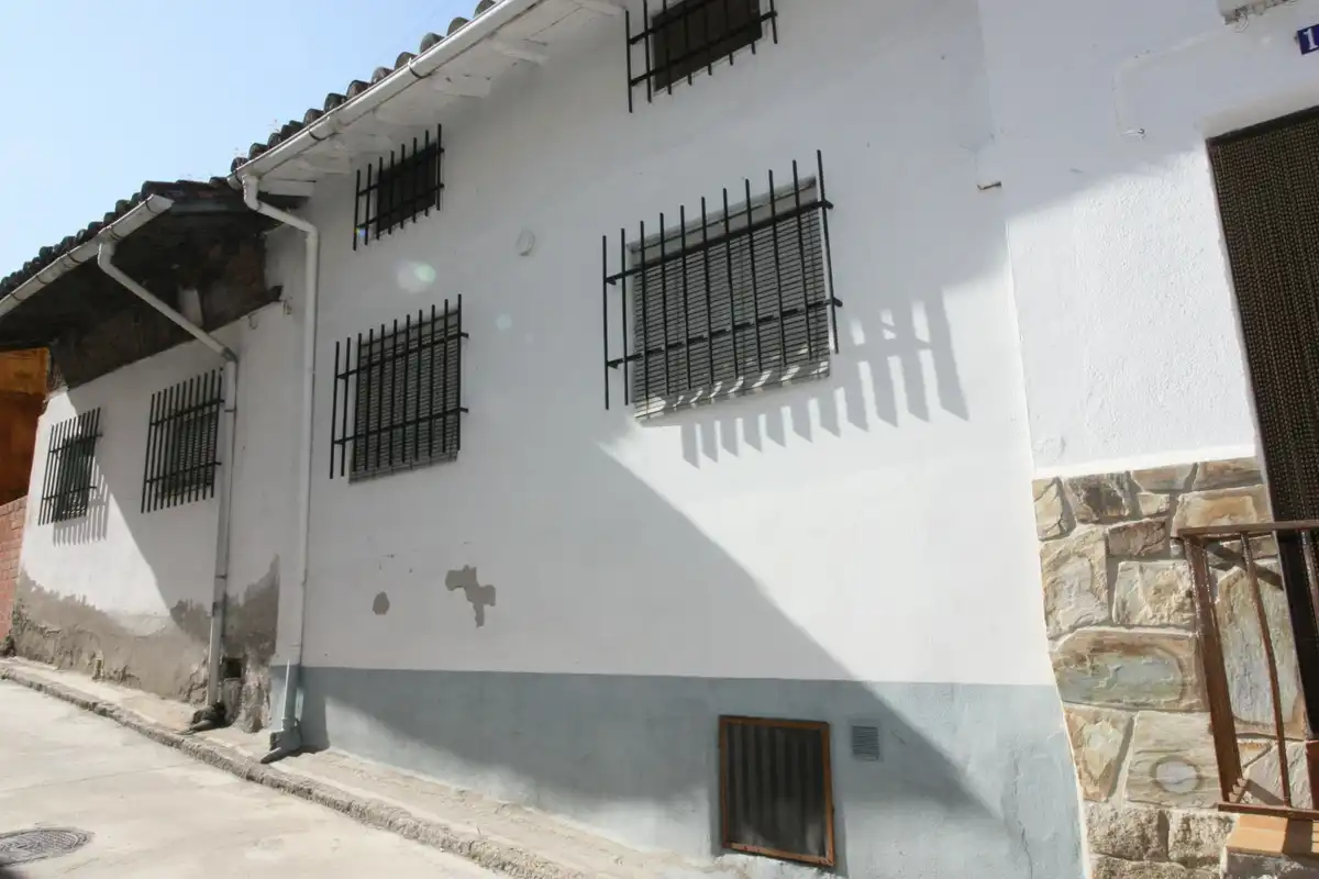 Vista exterior de Casa o chalet en venta en Santa Cruz del Valle con Amueblado y Balcón