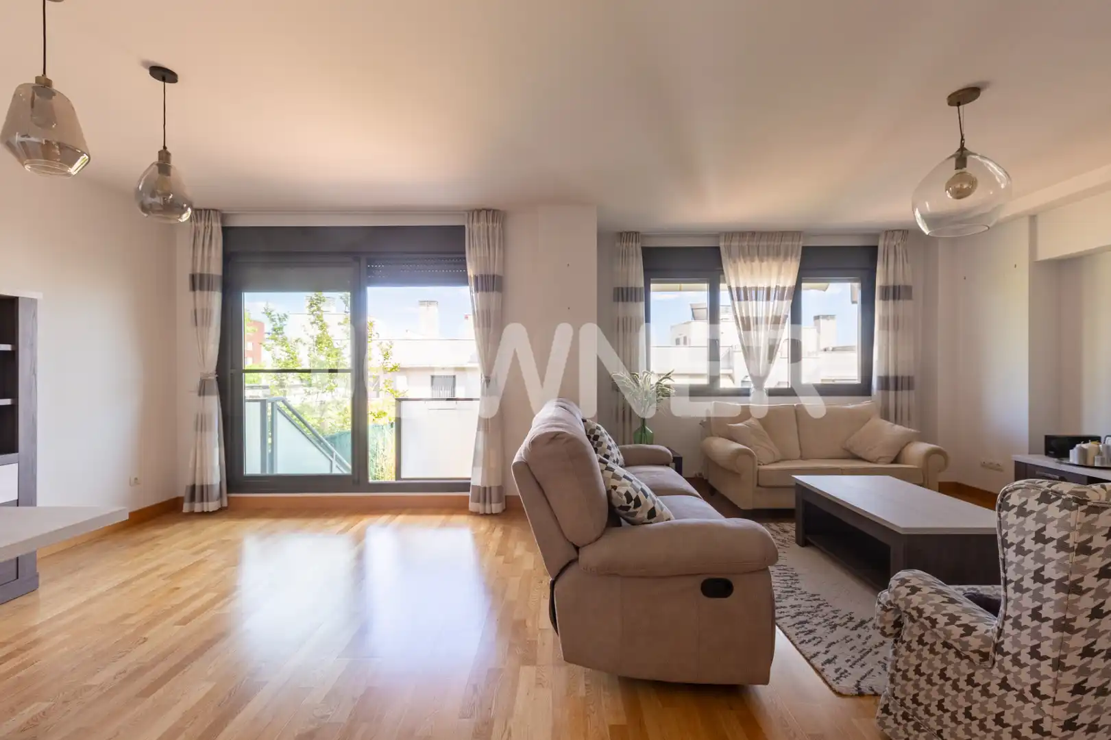 Sala d'estar de Casa o xalet de lloguer en Tres Cantos amb Aire condicionat, Jardí privat i Terrassa