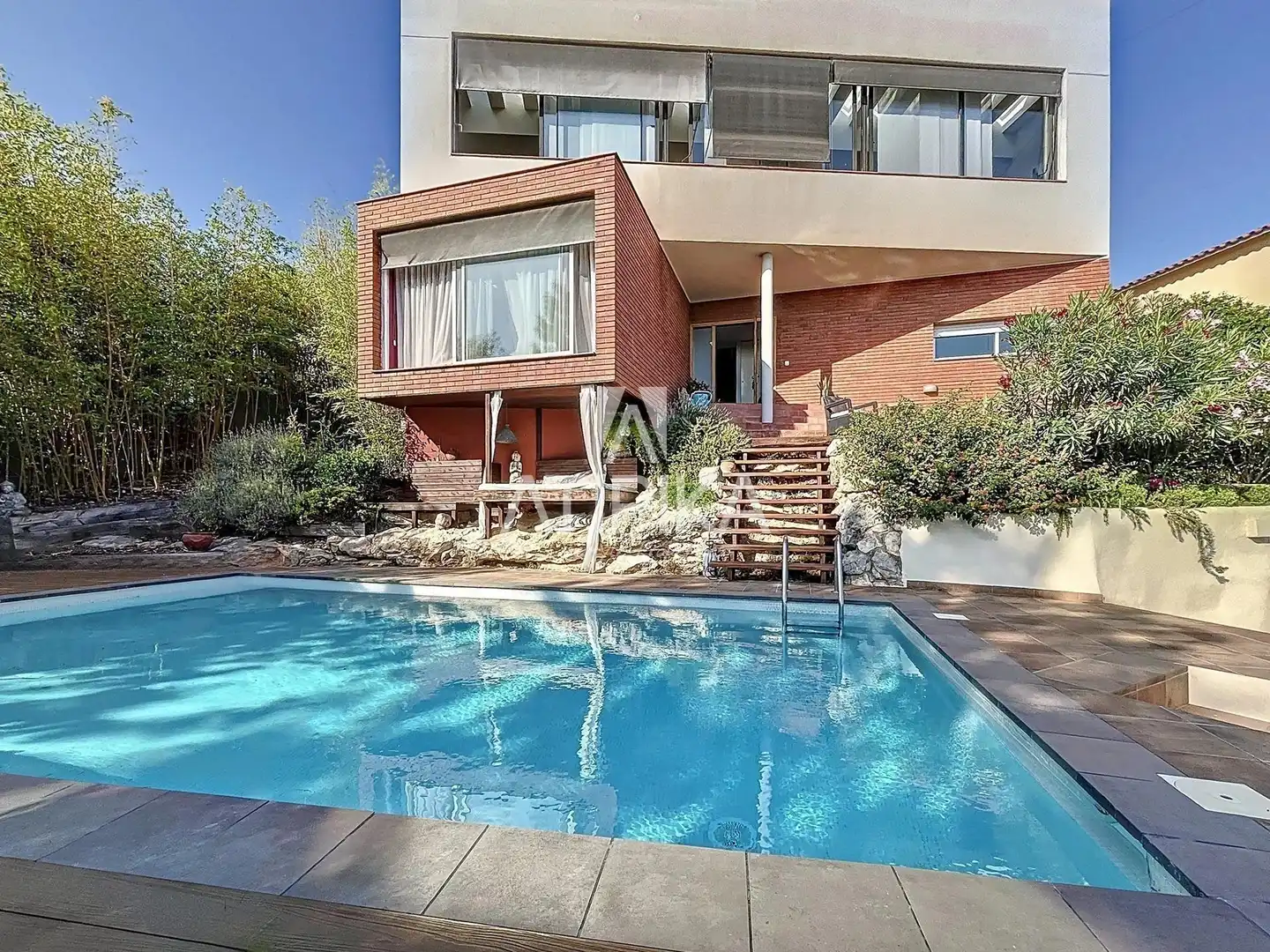 Vista exterior de Casa o xalet en venda en Sitges amb Aire condicionat, Calefacció i Terrassa