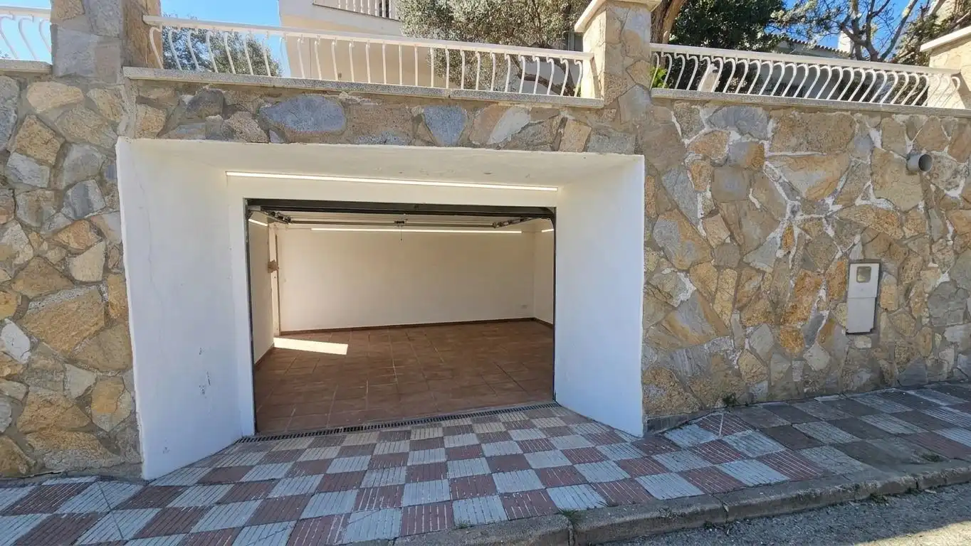 Parking de Casa o chalet en venta en Esparreguera con Calefacción, Jardín privado y Terraza