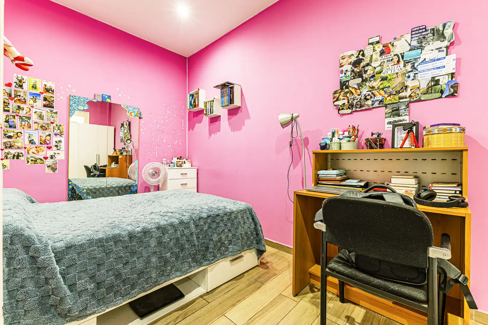 Habitación de Casa adosada en venta en Sant Andreu
