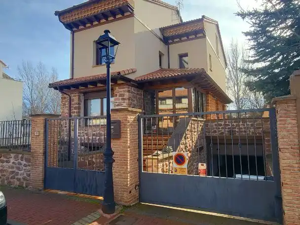 Villa à vendre à Calle Albacete 8
