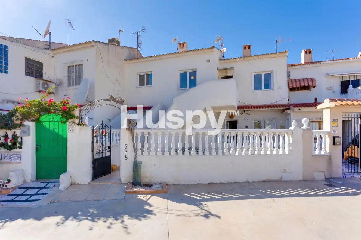 Casa con terrazza in vendita a Calle Pepe Luis Vázquez