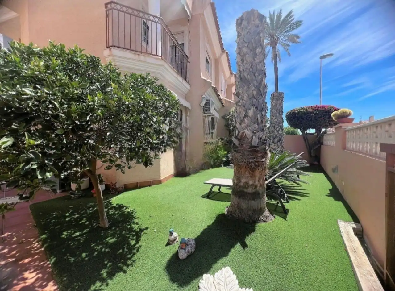 Reihenhaus zum Verkauf in Puerto de Mazarrón